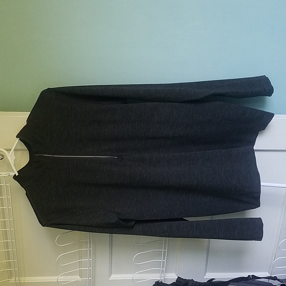 Lululemon Athletica 1/4 Zip Long Sleeve Perforated Metal Vent Shirt Active Run